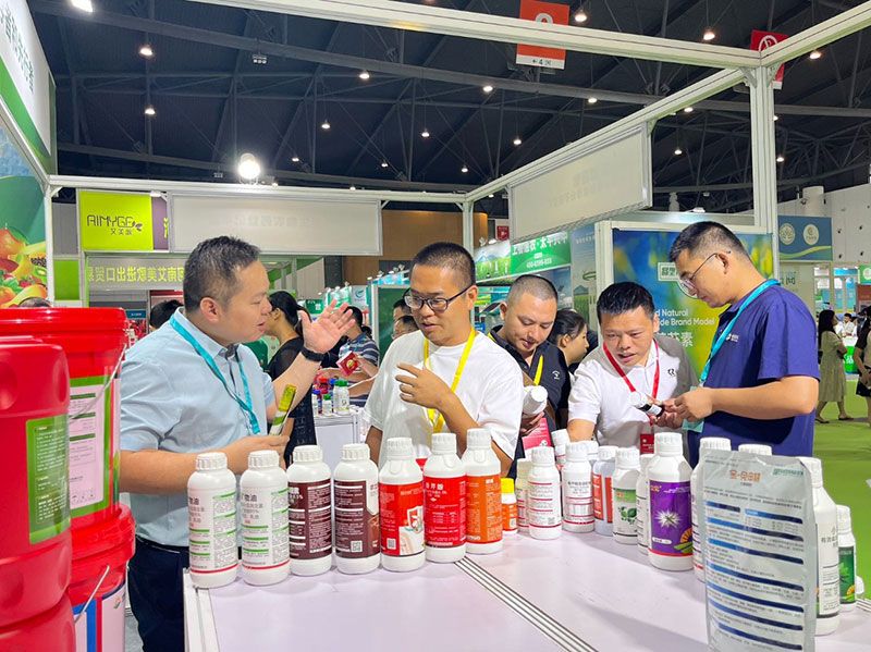 新朝陽(yáng)綠色生物科技亮相西部植?！半p交會(huì)”與第八屆綠色農(nóng)藥博覽會(huì)