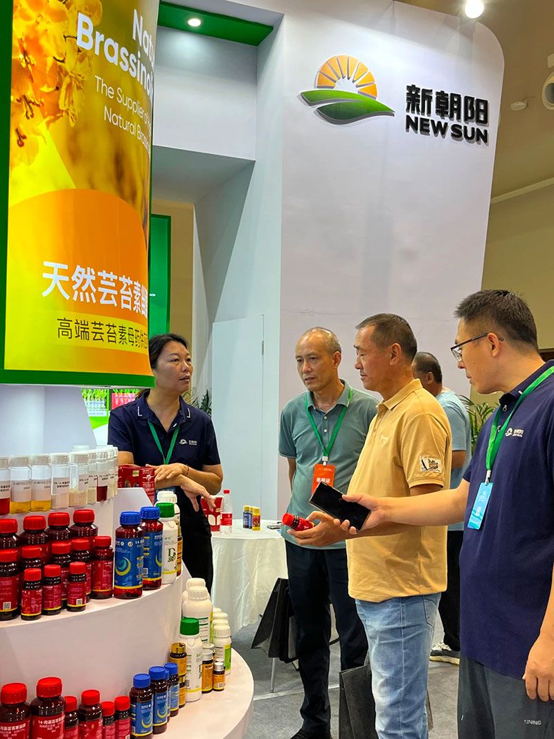 新朝陽(yáng)綠色生物科技亮相西部植?！半p交會(huì)”與第八屆綠色農(nóng)藥博覽會(huì)